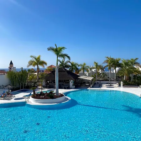 Family Oasis - Oceanview Duplex, Heated Pool, Air Con * אדחה