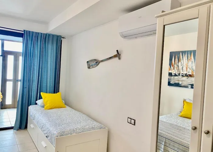 Family Oasis - Oceanview Duplex, Heated Pool, Air Con *